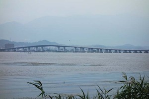 琵琶湖大橋