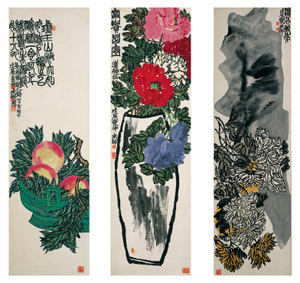 左から《桃果図》、《富貴昌図》、《菊水図》　1928年　大島紬美術館蔵